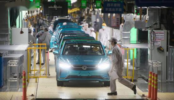 携手同行，换新出发 当热干面遇上胡辣汤的汽车销售新篇章